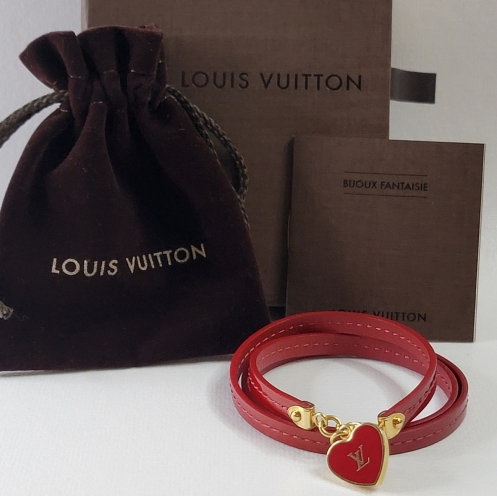 LOUIS VUITTON Commiting Pomme d'amour Patent Leather Bracelet